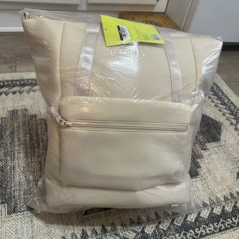 New Large Tote Backpack Travel Bag Faux Neoprene Cream All in Motion New Large - Picture 4 of 15